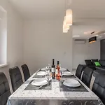 Mira Gostinjska kuća 3*
