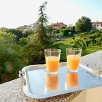 Gostinjska kuća Mira 3*