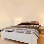 Gostinjska kuća Mira