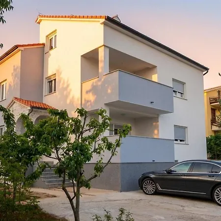 Mira ゲストハウス 3*