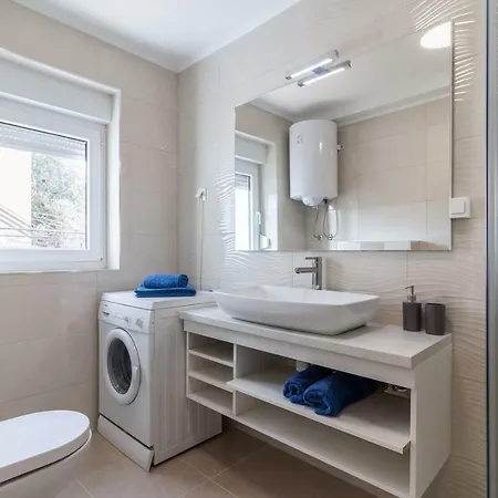 Casa de hóspedes Mira 3*