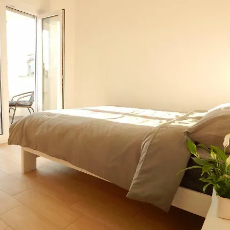 Casa de hóspedes Mira 3*