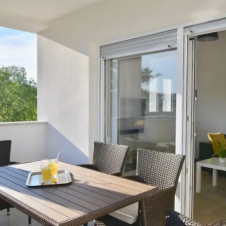 ゲストハウス Mira プーラ