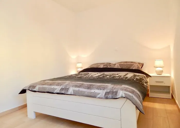 Гостьовий будинок Mira