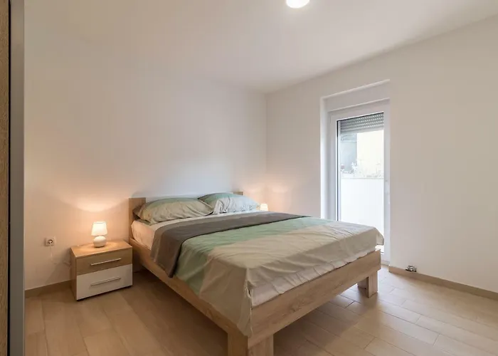 Guest house Mira Pula