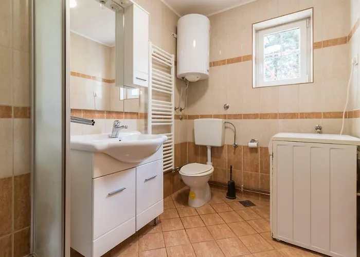 Mira Gostinjska kuća 3*