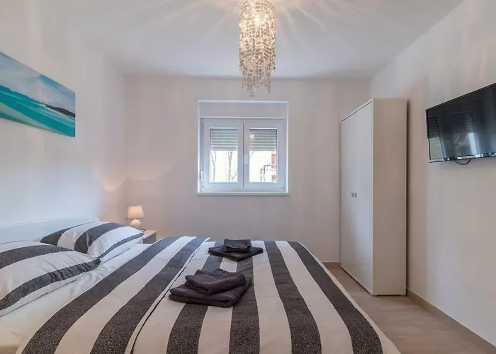 Gostinjska kuća Mira 3*