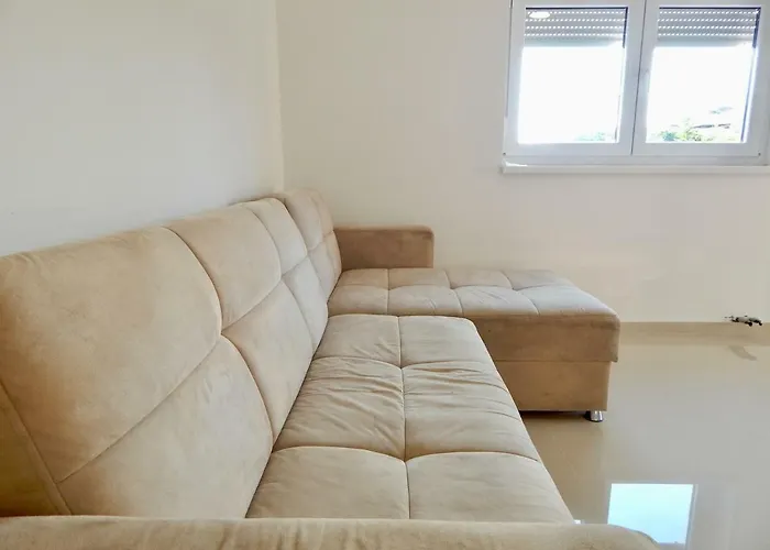 Gostinjska kuća Mira 3*