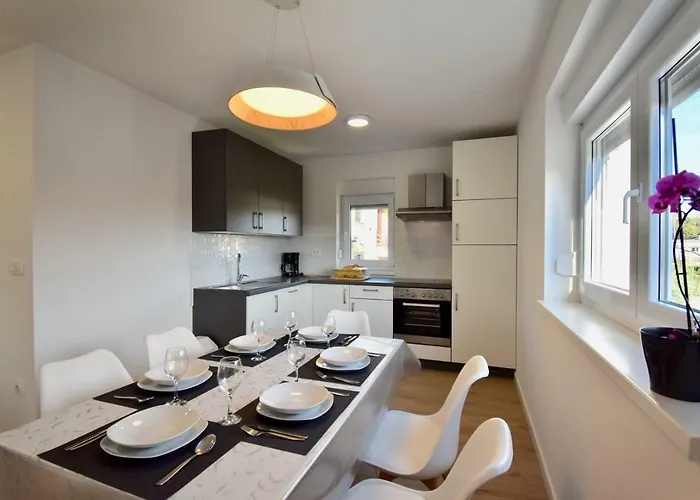 Gostinjska kuća Mira 3*