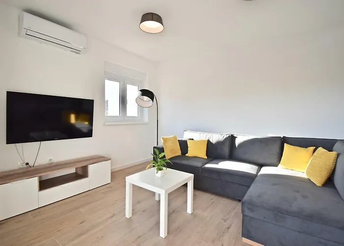 Gostinjska kuća Mira 3*