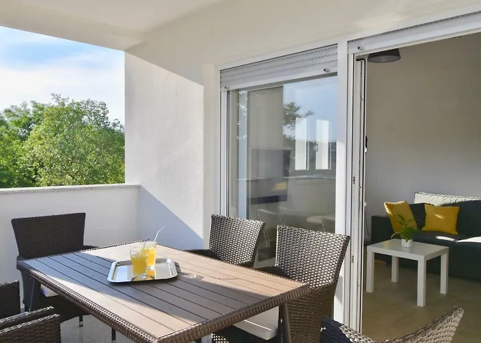 Guest house Mira Pula