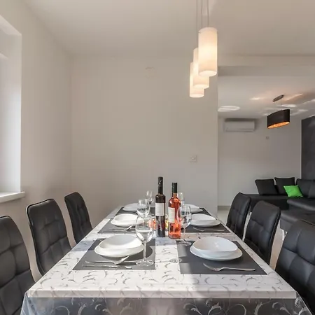 Mira Vendégház 3*