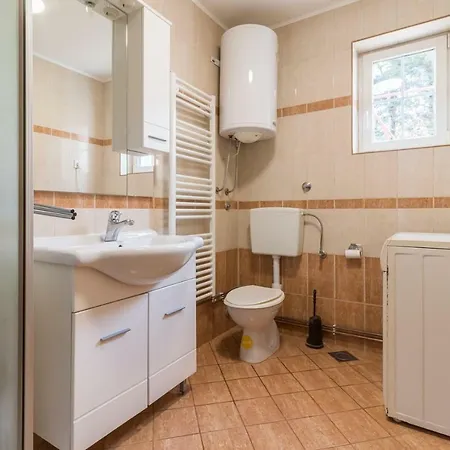 Mira בית הארחה 3*