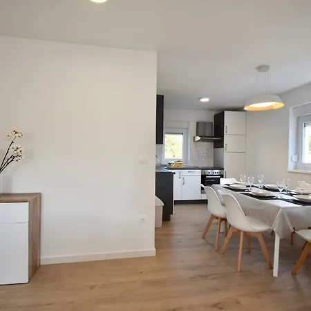 בית הארחה Mira 3*